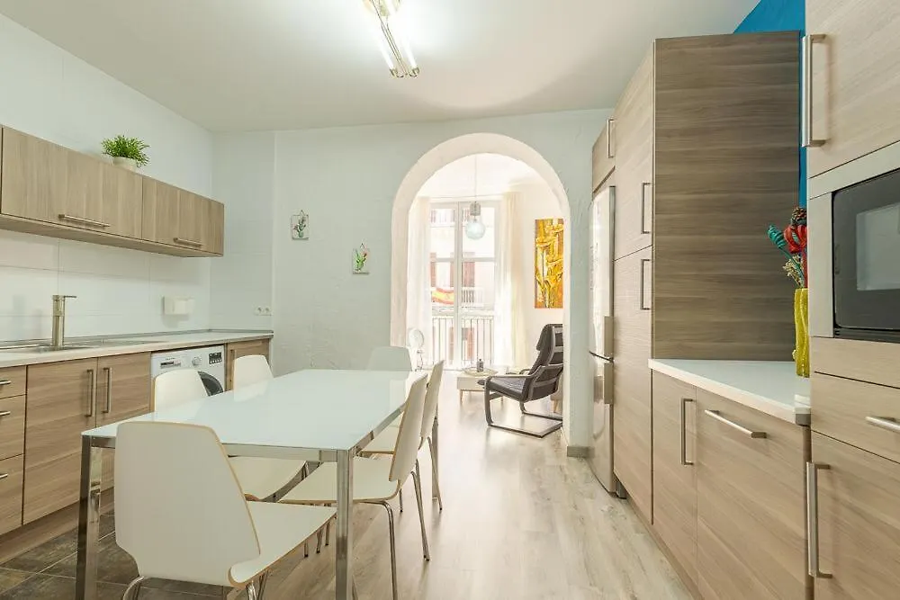 Apartamento Beautiful flat with balcony&wifi in Málaga Center